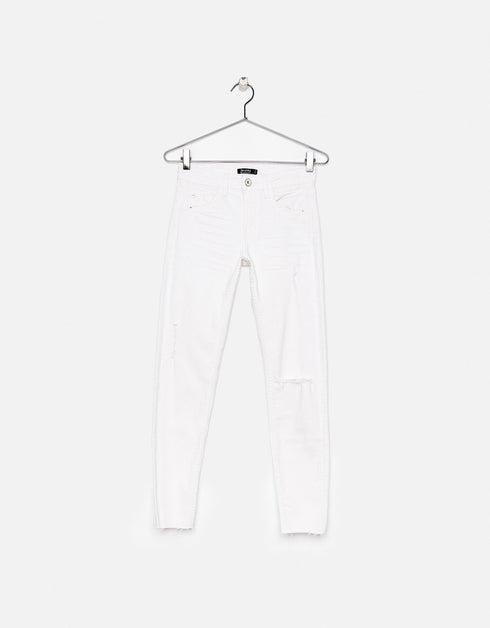 Low waist ripped jeans