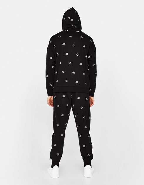 Sweatshirt and jogging trousers